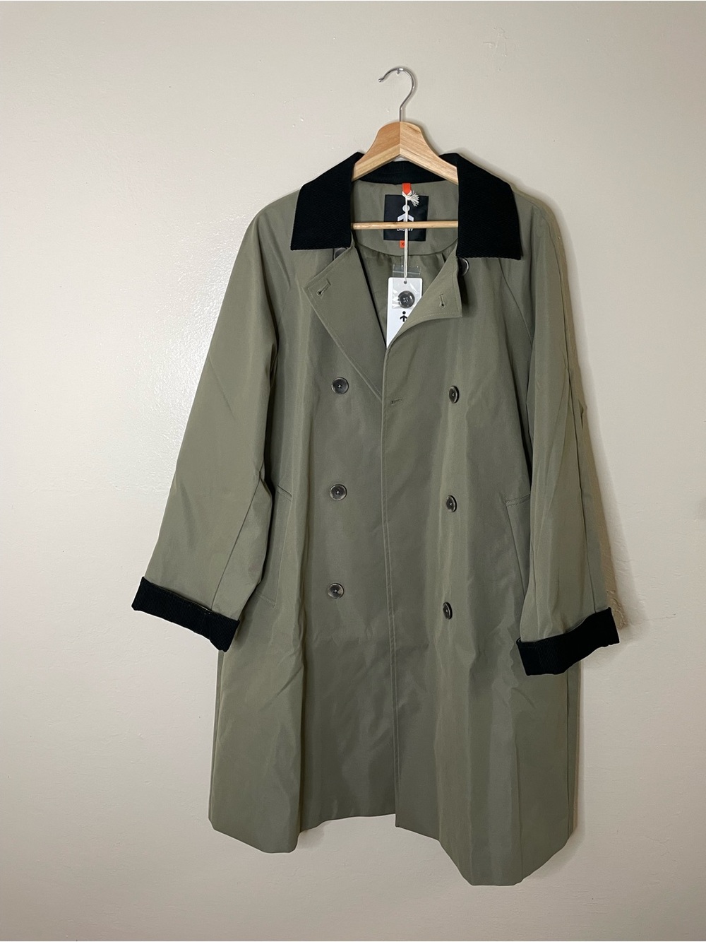 Orolay Olive Trench Coat with Black corduroy Collar and Cuff Detail